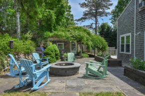 Spacious w Large Outdoor Area Fire Pit